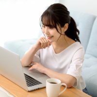 ノンアダルト チャットレディだからできる。服を着たまま安定した高収入。